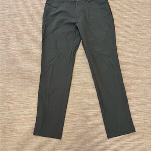 Peter Millar Bingham Performance 5 pocket pant in Dark Green